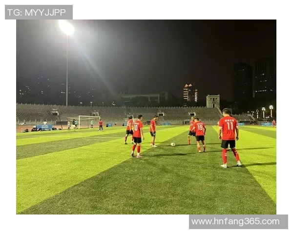 重庆足球队的团队协作揭秘：如何在赛场上实现完美配合与默契合作